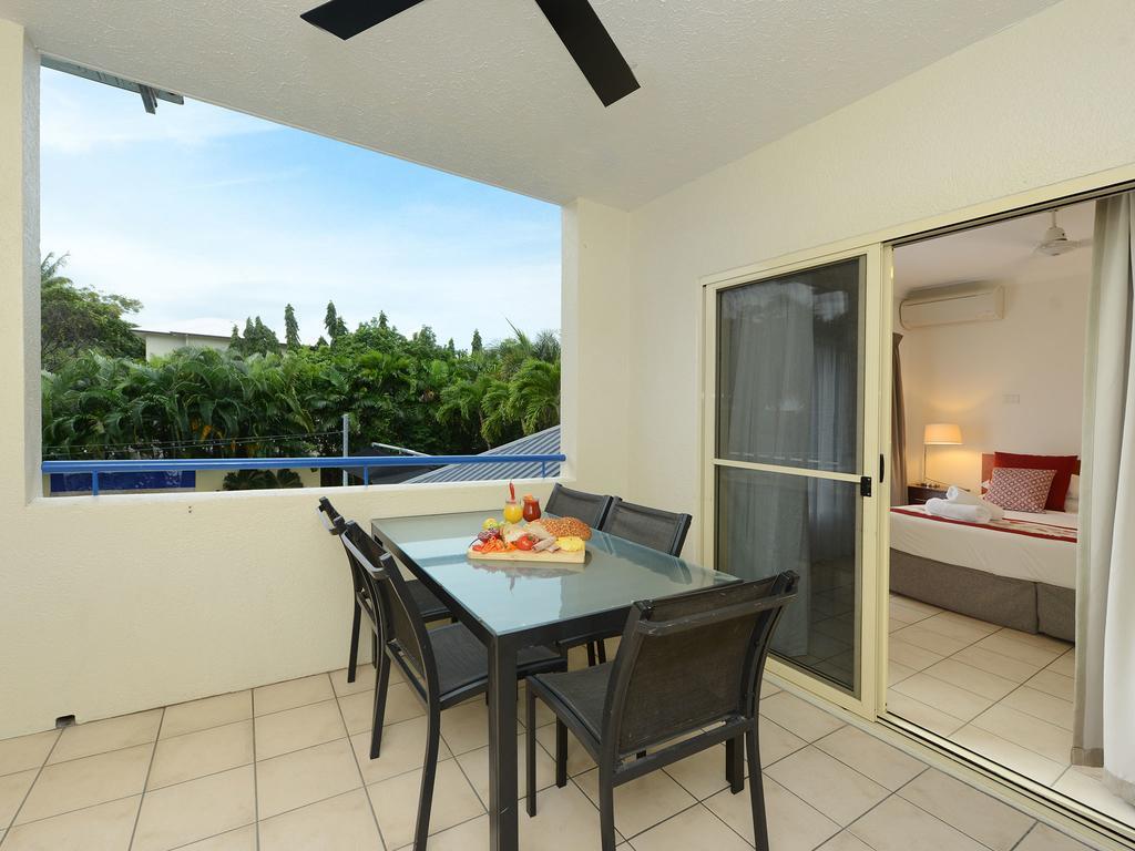 Central Plaza Port Douglas Exteriör bild